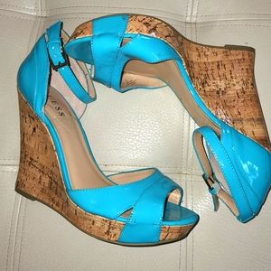 NWOT Guess Wedges with Ankle strap, turquoise